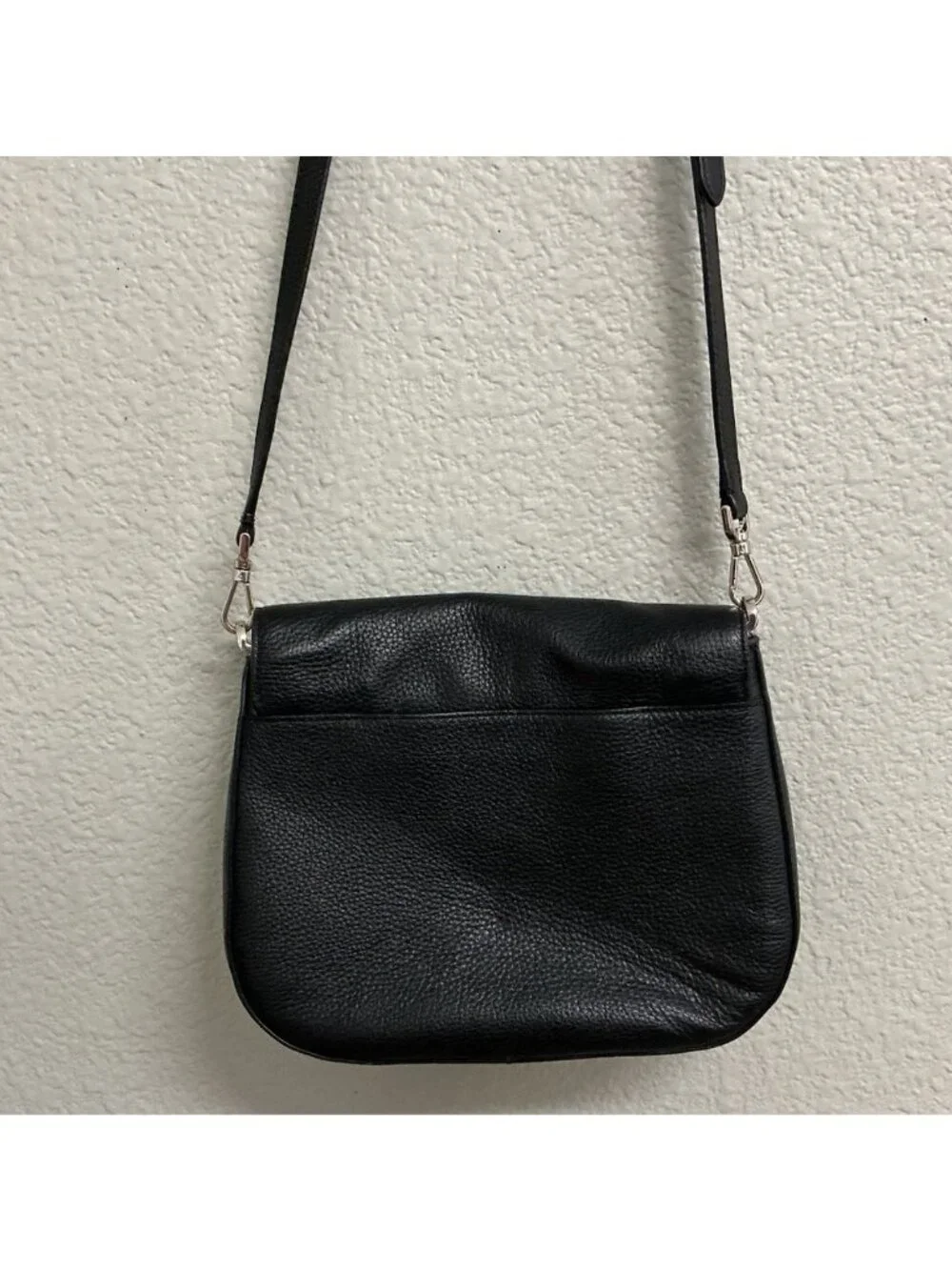 Kate Spade New York Leila Flap Crossbody Bag Purse Black Pebbled Leather Gold